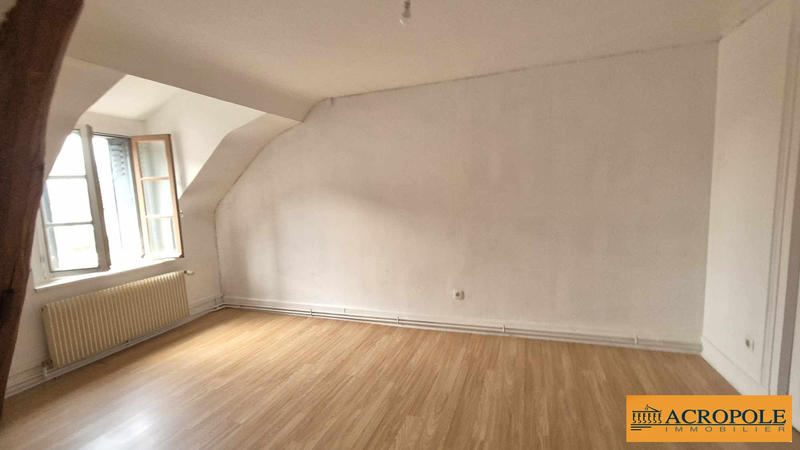 Maison - 280 m² - 12 pièces