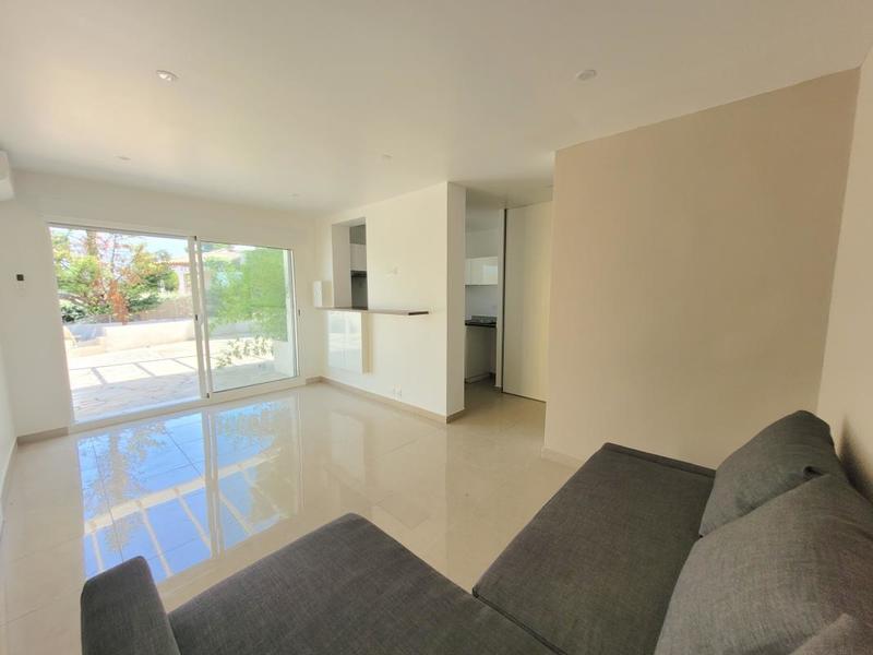 Maison - 256 m² - 8 pièces