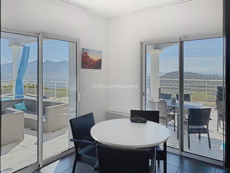 Maison - 185 m² - 6 pièces