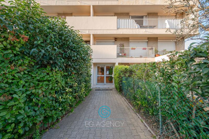 Appartement - 90 m² - 4 pièces