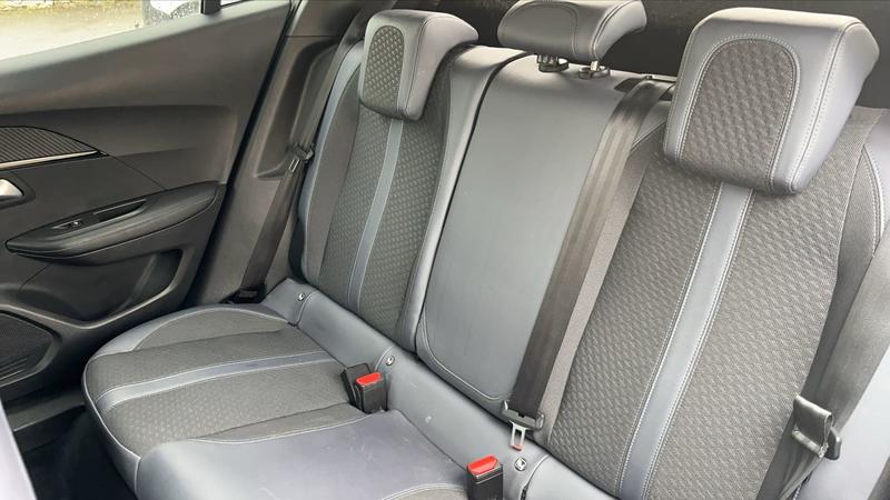 Peugeot 2008 II 1.2 PureTech 130 Eat8 Allure Business - Automatique