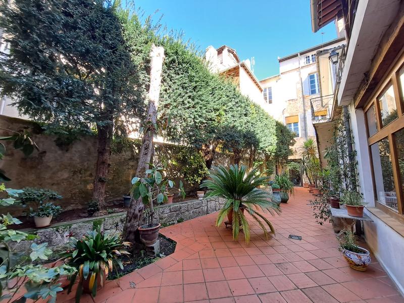 Maison - 288 m² - 10 pièces