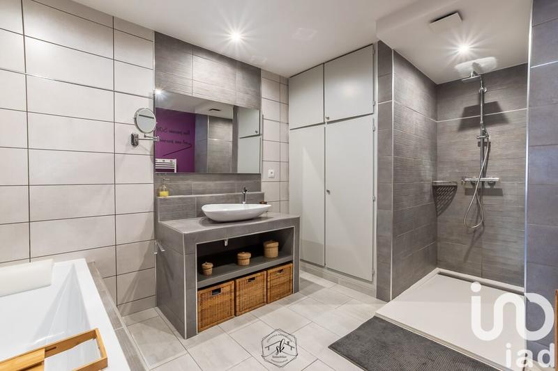 Appartement - 175 m² - 6 pièces