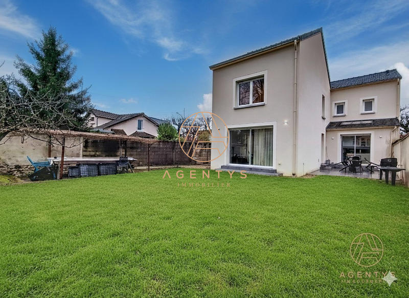 Maison - 165 m² - 7 pièces