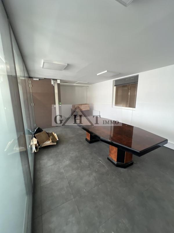 Entrepôt - 1 502 m²