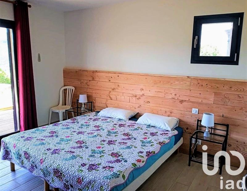 Maison - 180 m² - 6 pièces