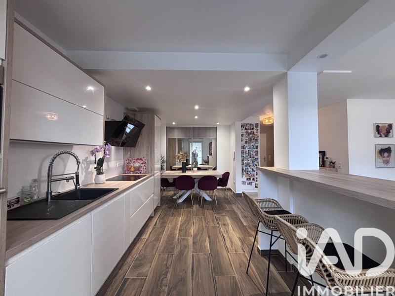 Maison - 93 m² - 4 pièces