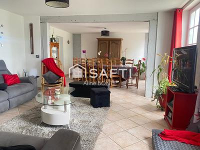 Maison - 160 m² - 8 pièces