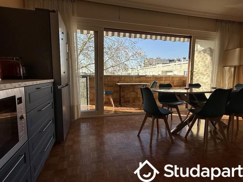 Chambre - 12 m² - 1 pièce