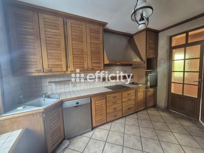 Maison - 184 m² - 7 pièces