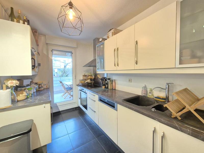 Appartement ancien - 69 m² - 3 pièces