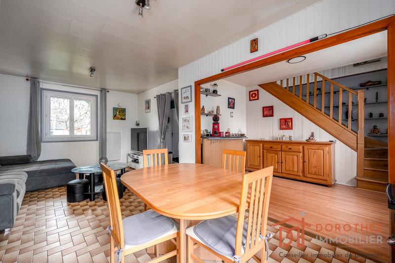 Maison - 93 m² - 6 pièces