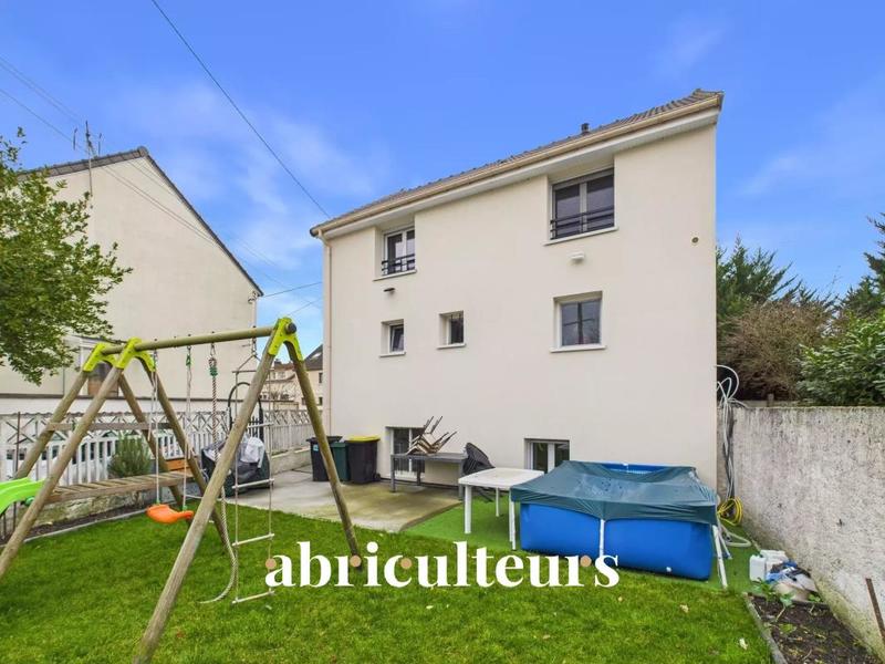 Maison - 107 m² - 7 pièces