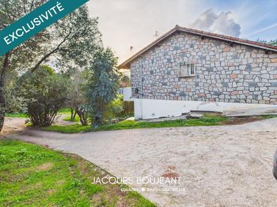 Maison - 230 m² - 9 pièces