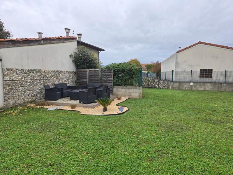 Maison jumelée - 94 m² - 4 pièces