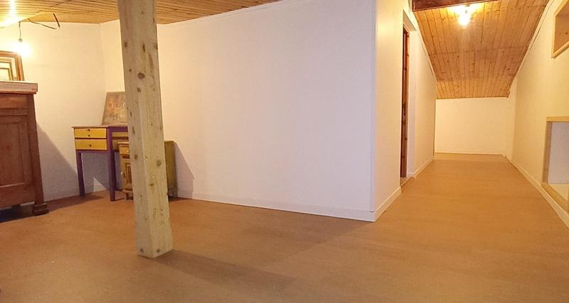 Maison traditionnelle - 90 m² - 4 pièces