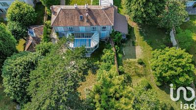 Maison - 280 m² - 8 pièces