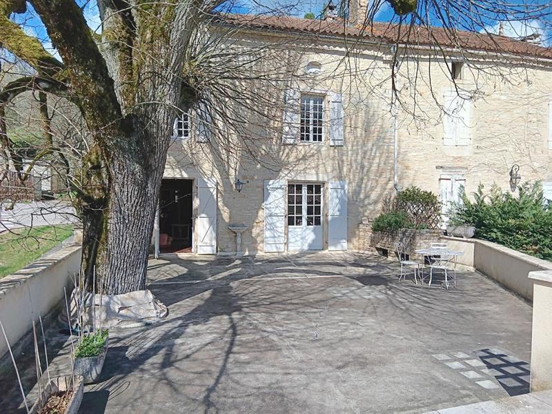 Maison - 197 m² - 10 pièces