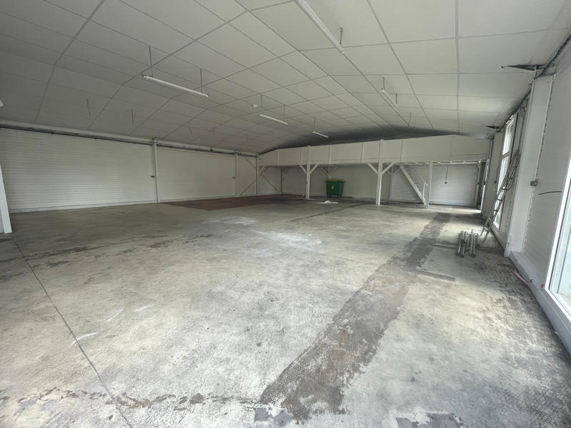 Local commercial - 330 m²