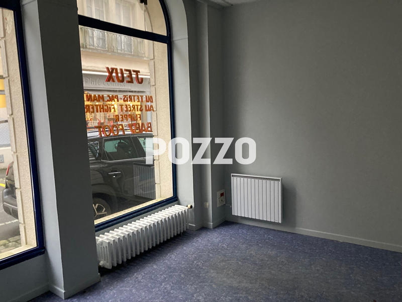 Local commercial - 190 m² - 8 pièces