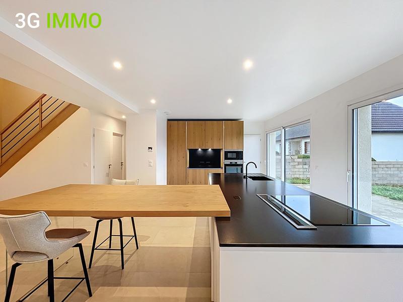 Maison - 117 m² - 7 pièces