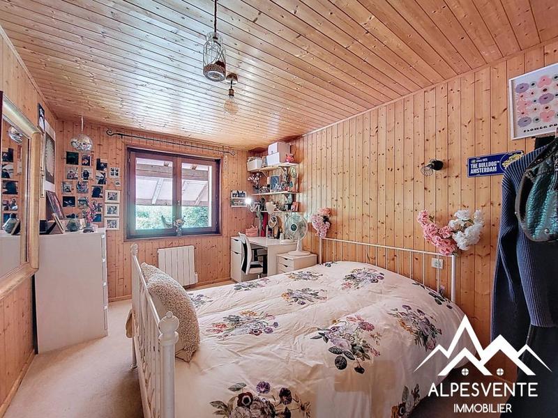 Maison - 249 m² - 9 pièces