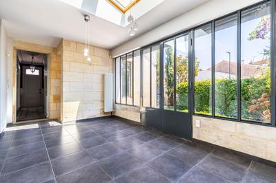 Maison - 182 m² - 8 pièces