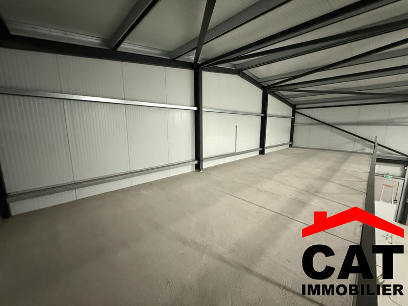 Entrepôt - 241 m²