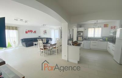 Maison - 122 m² - 5 pièces