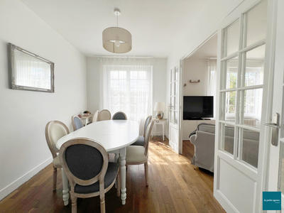 Maison - 185 m² - 7 pièces