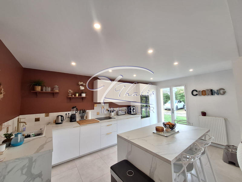 Maison traditionnelle - 175 m² - 7 pièces