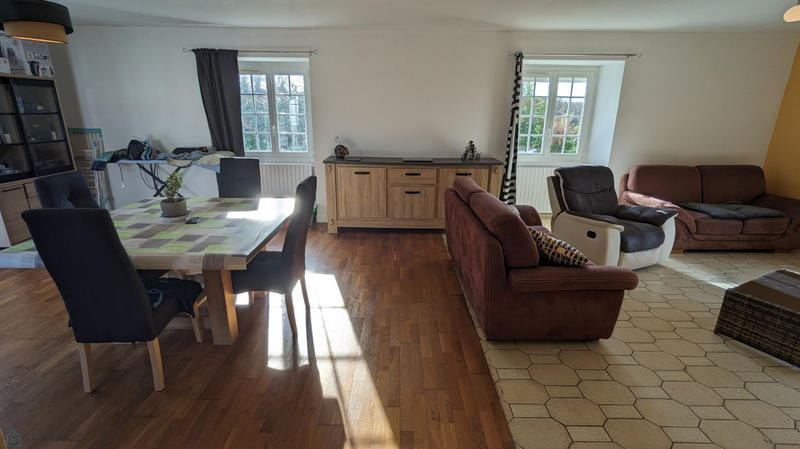 Maison - 185 m² - 9 pièces