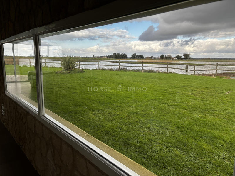 Maison - 270 m² - 15 pièces