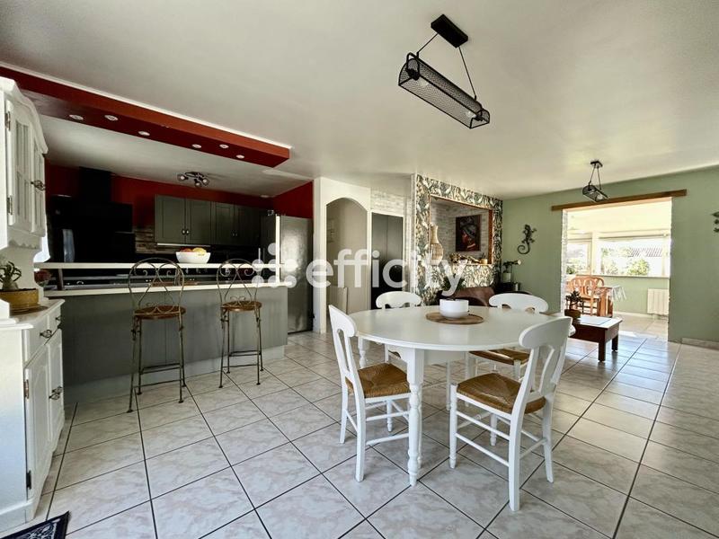 Maison - 121 m² - 6 pièces