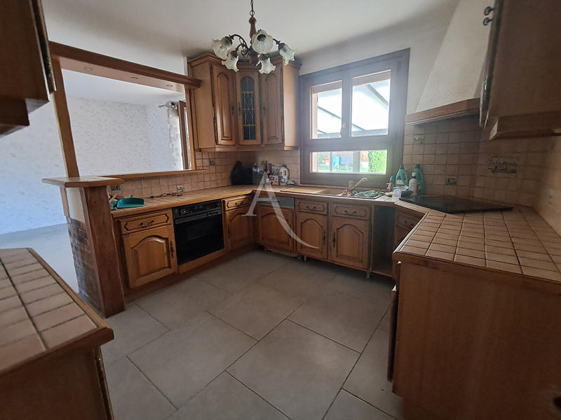 Maison - 140 m² - 5 pièces