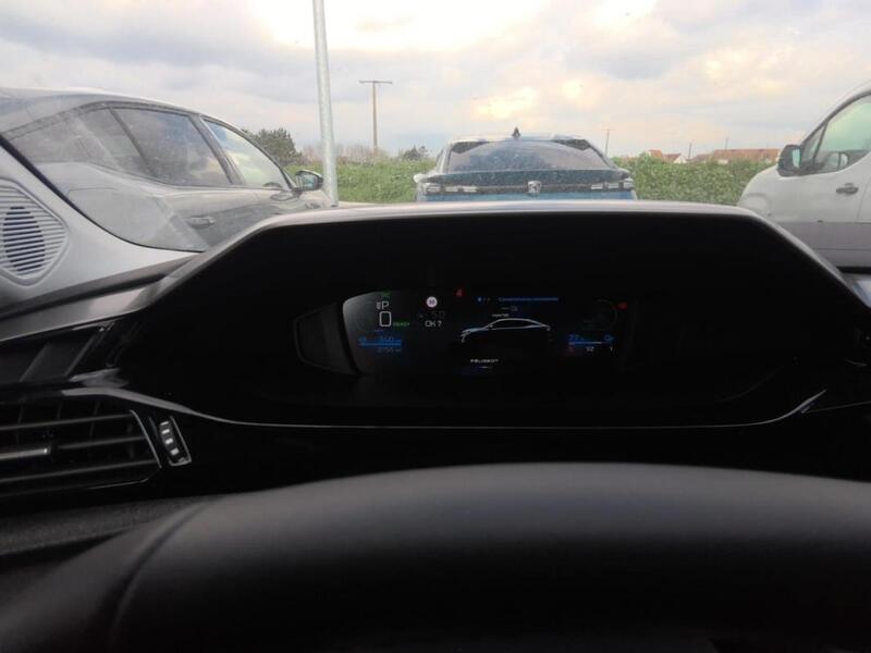 Peugeot 408 Electrique 210 ch 58kWh Allure