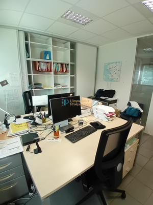 Bureau - 111 m² - 5 pièces