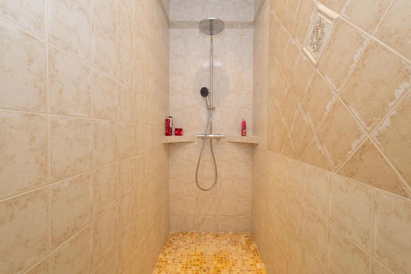 Maison - 390 m² - 7 pièces