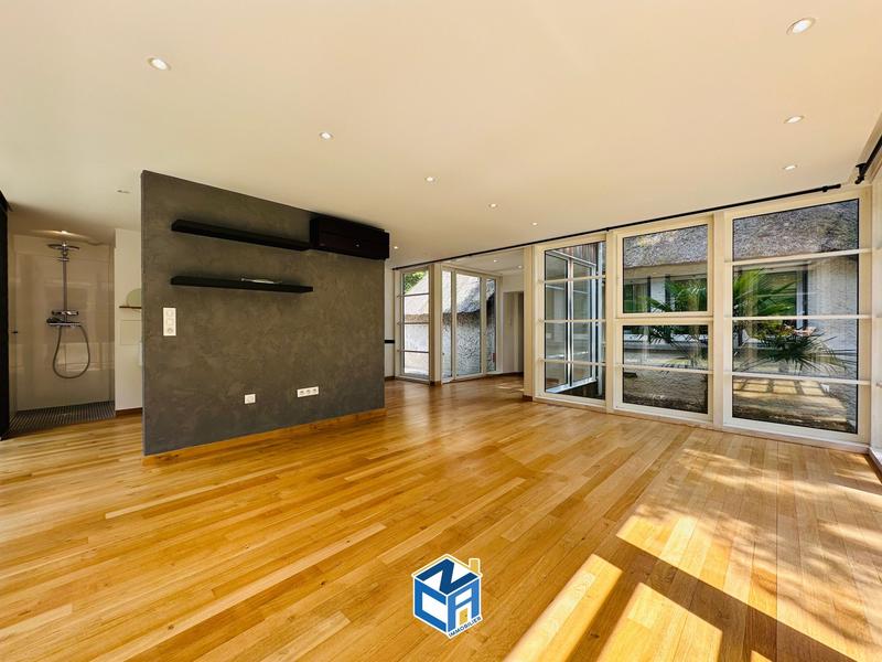 Maison - 253 m² - 10 pièces