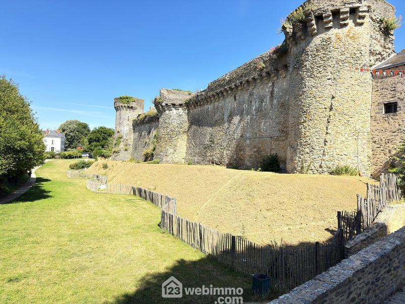 Immeuble - 180 m² - 11 pièces