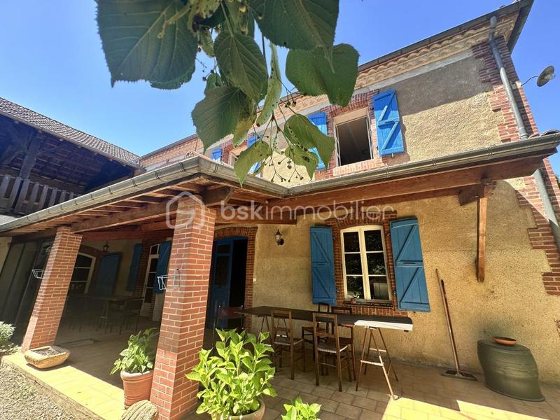 Propriété - 398 m² - 13 pièces