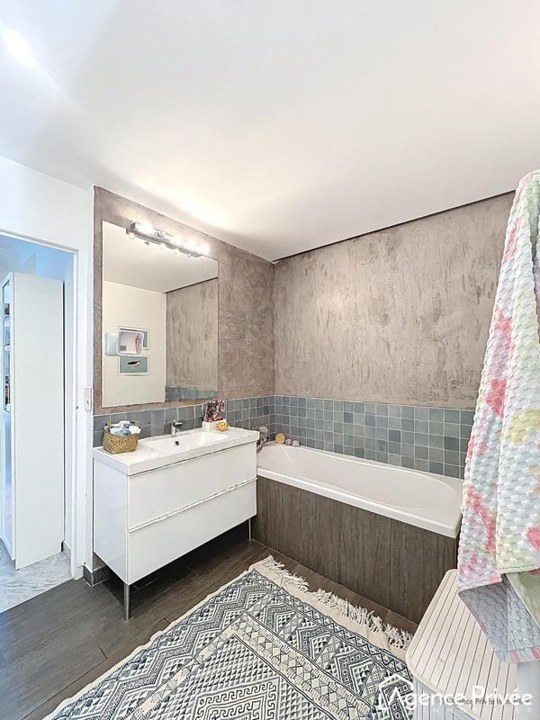 Appartement - 93 m² - 4 pièces