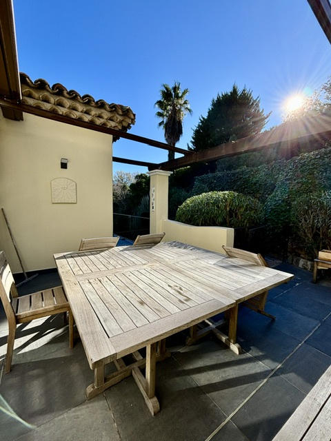 Villa - 305 m² - 10 pièces