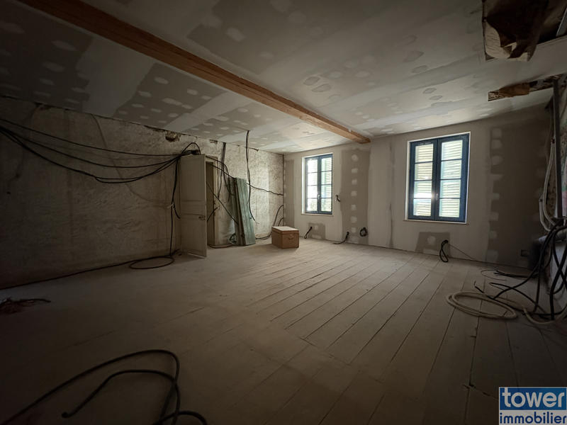 Maison de village - 307 m² - 7 pièces