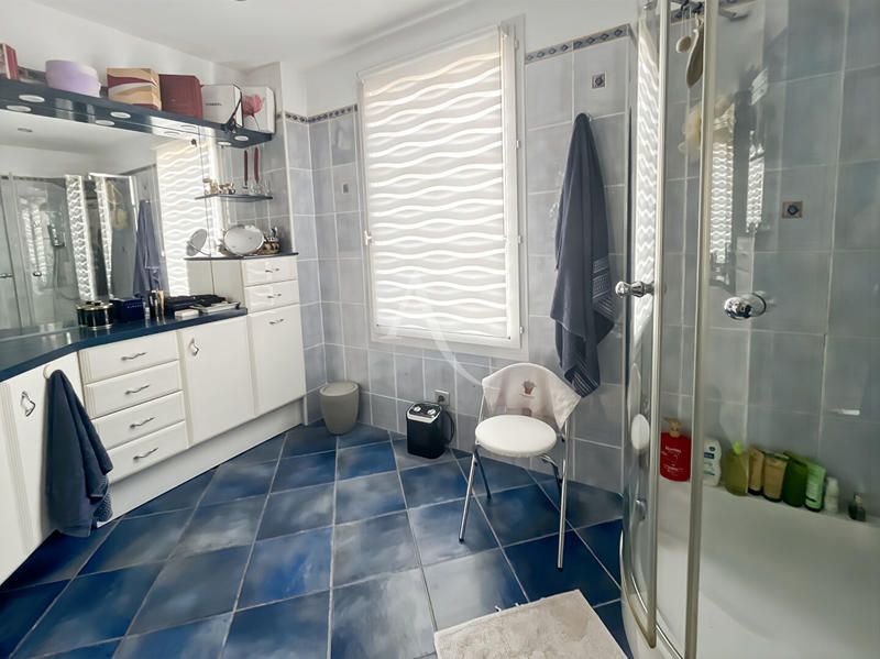 Maison - 214 m² - 7 pièces