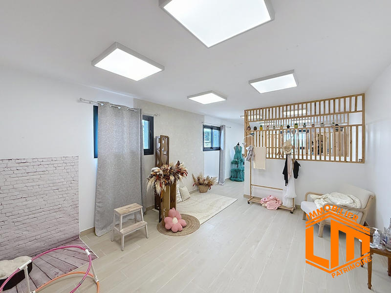 Appartement - 84 m² - 2 pièces