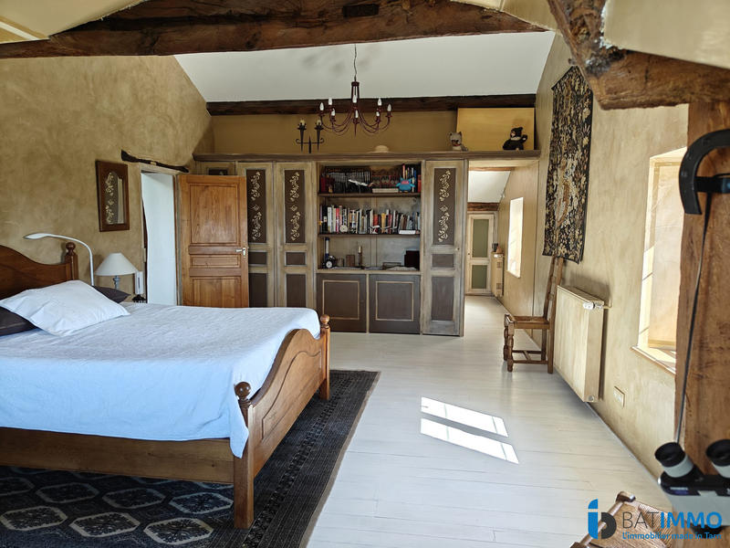 Maison - 576 m² - 14 pièces