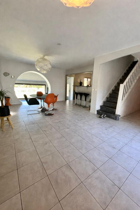 Maison - 161 m² - 5 pièces