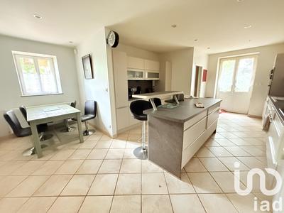 Maison - 430 m² - 12 pièces