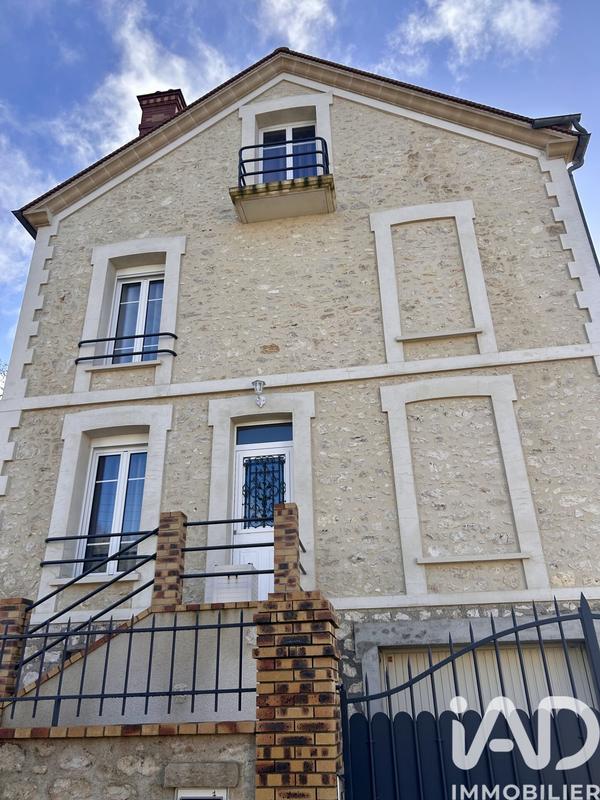 Maison - 151 m² - 8 pièces